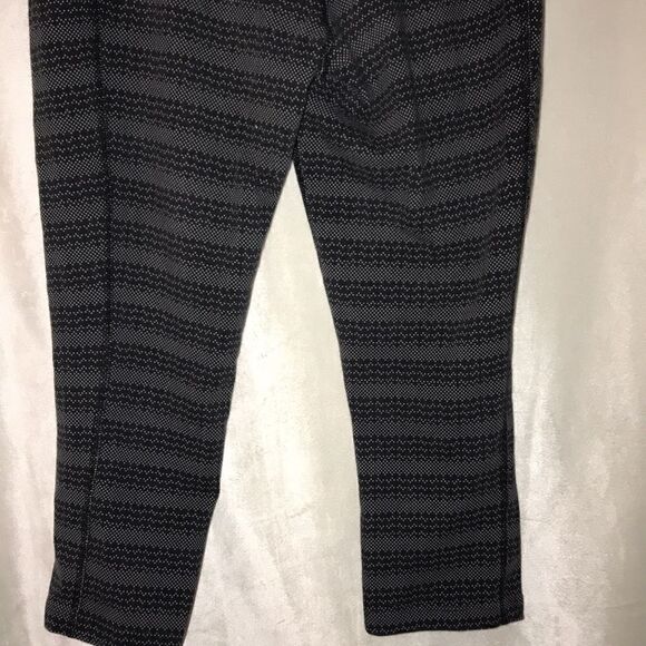 Nike Womens Activewear Pants Stretch Mid Length Dri Fit Black White Small - Picture 6 of 7
